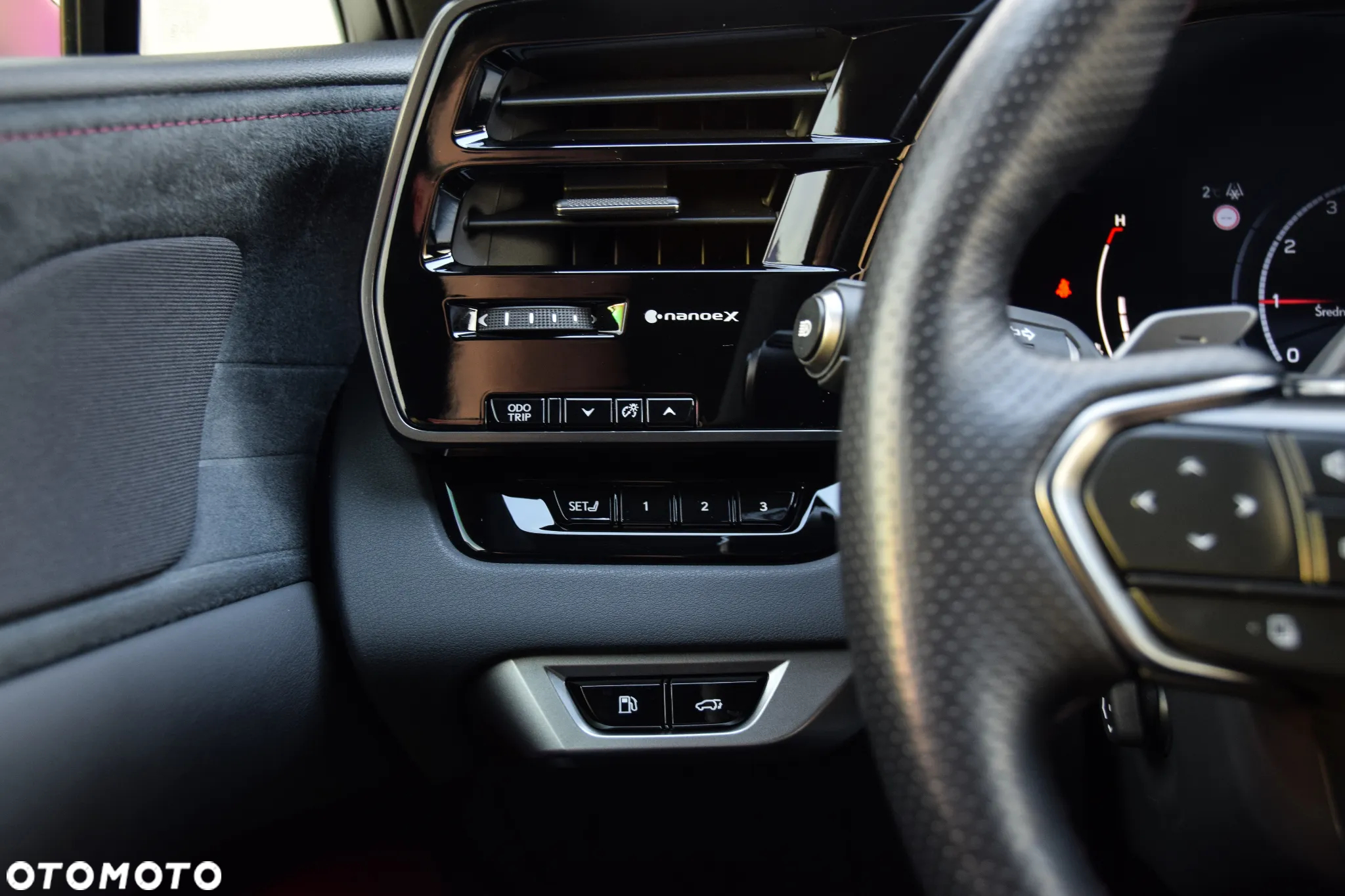Lexus RX 500h F Sport - 14