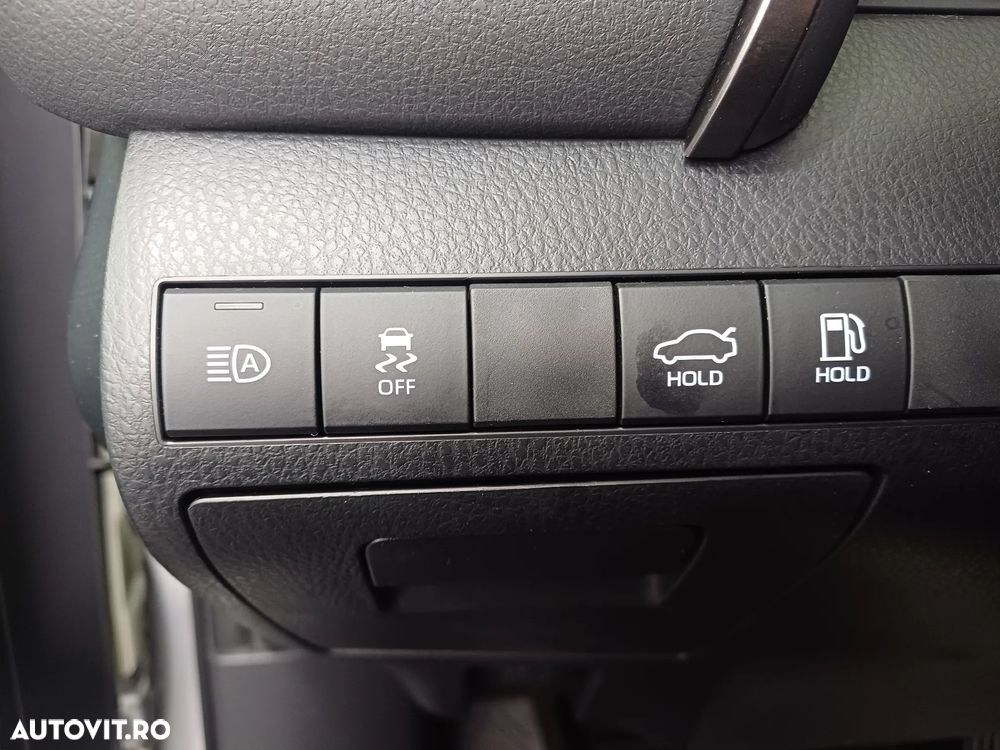 Toyota Camry 2.5 Hybrid Business - 9