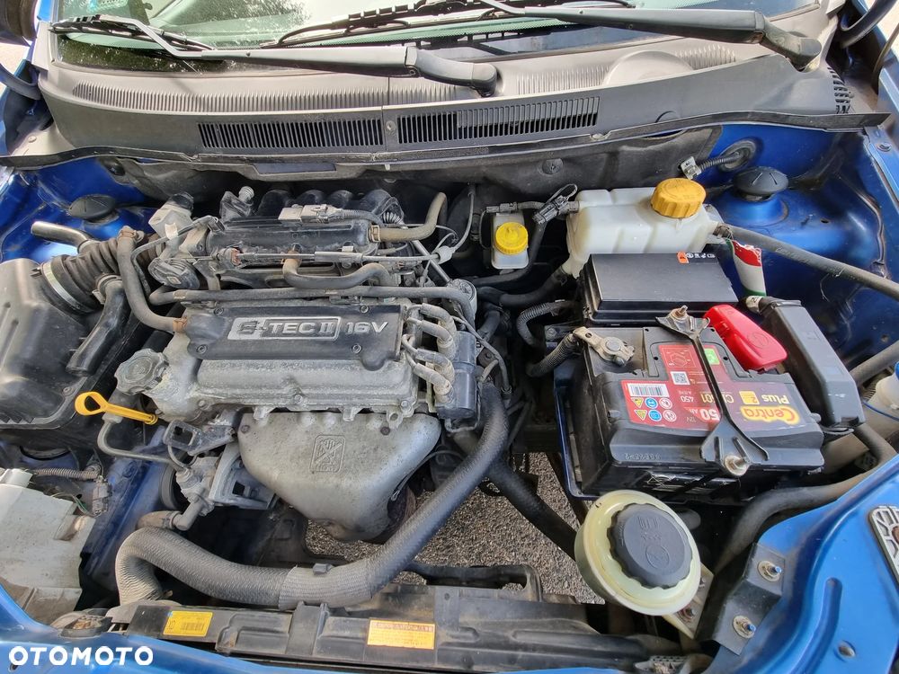 Chevrolet Aveo 1.2 16V Base - 12