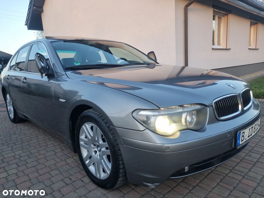 BMW Seria 7 745i - 3