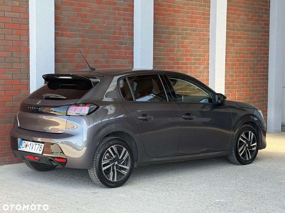 Peugeot 208 - 4