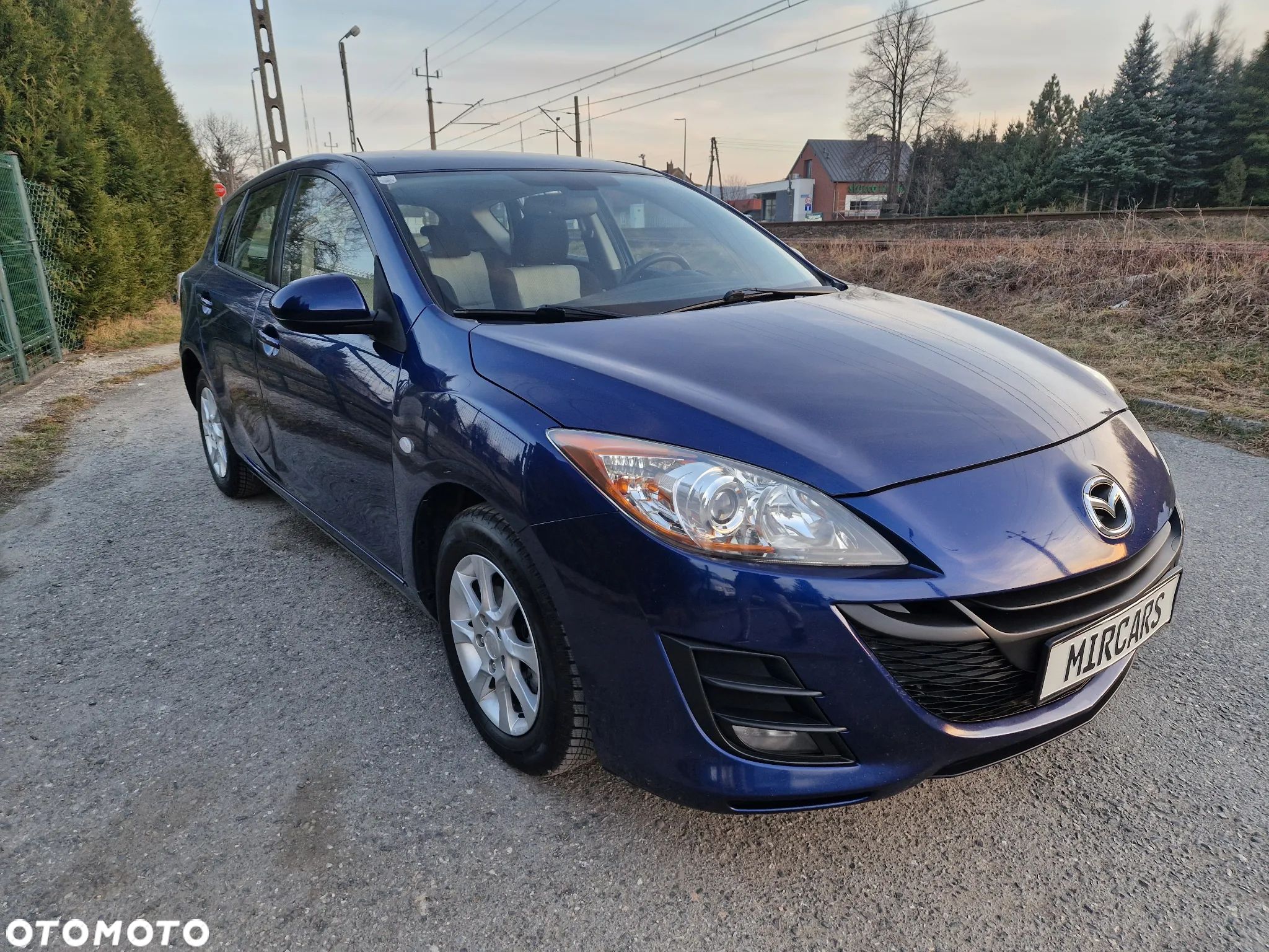 Mazda 3 1.6 Exclusive + - 1