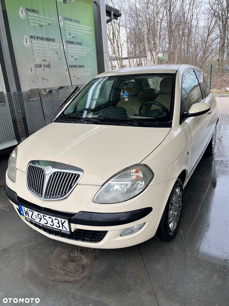 Lancia Ypsilon 1.4 16v Argento - 1