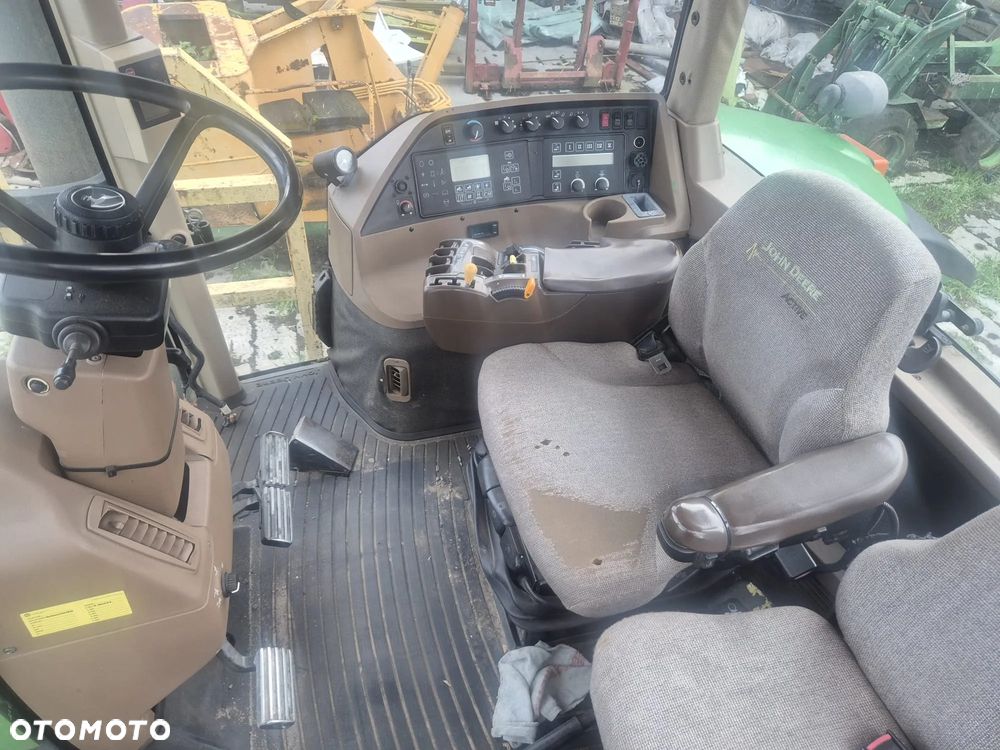 John Deere 8320 - 11