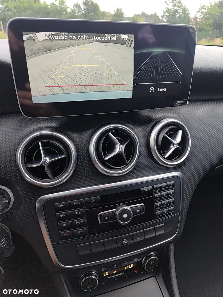Mercedes-Benz Klasa A 180 BlueEfficiency Edition - 12