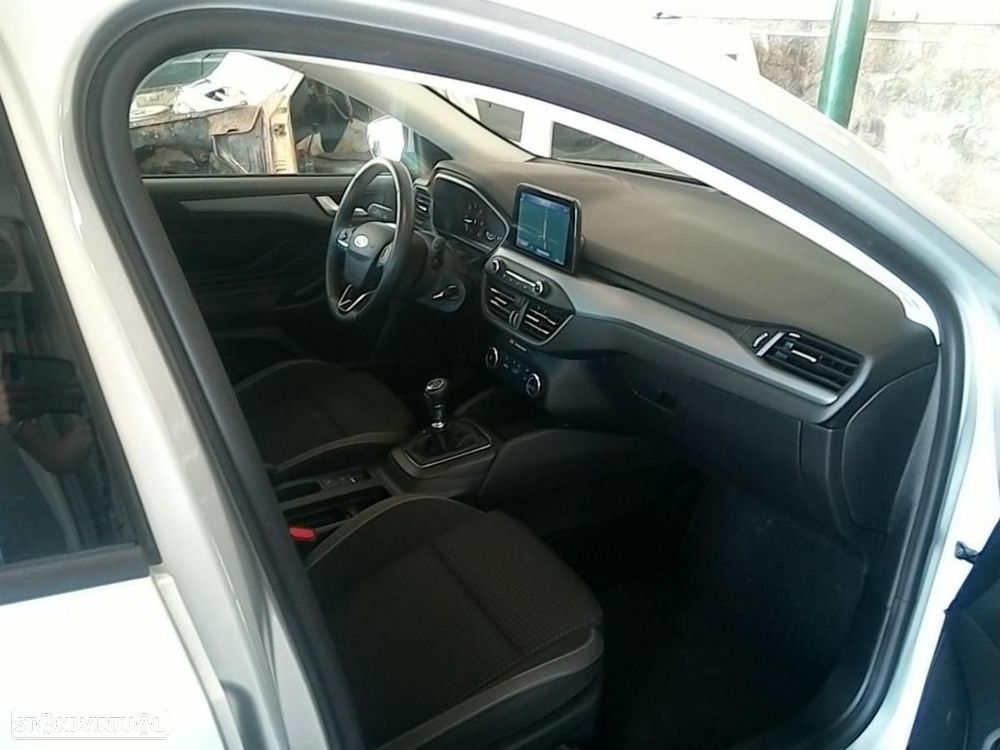 Ford Focus 1.5 TDCi ECOBlue Connected - 5