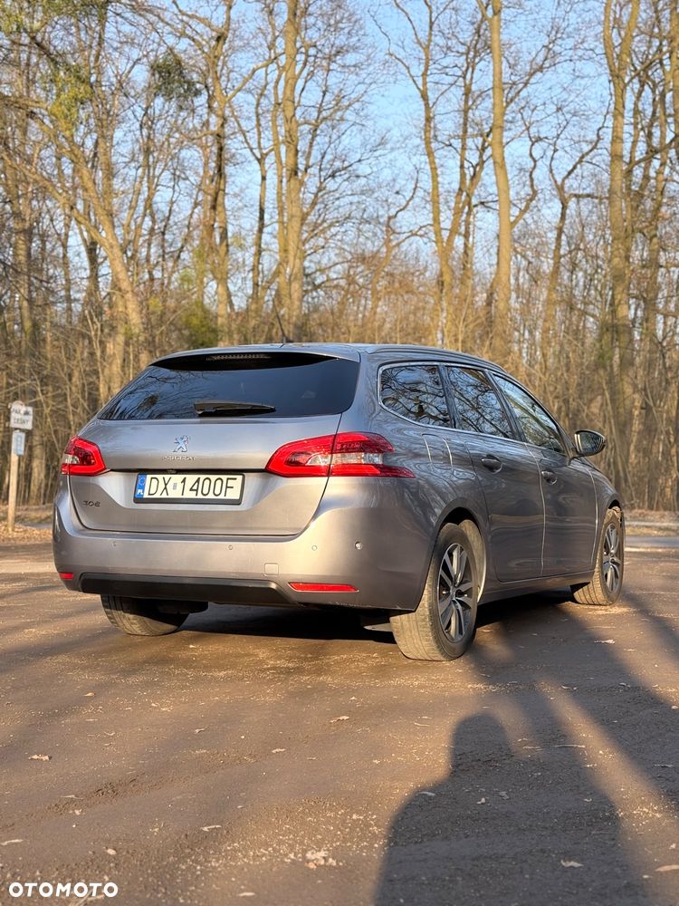Peugeot 308 1.2 PureTech GPF Allure Pack S&S - 2
