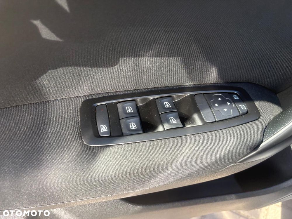 Renault Megane ENERGY dCi 110 EDC PLAY - 12