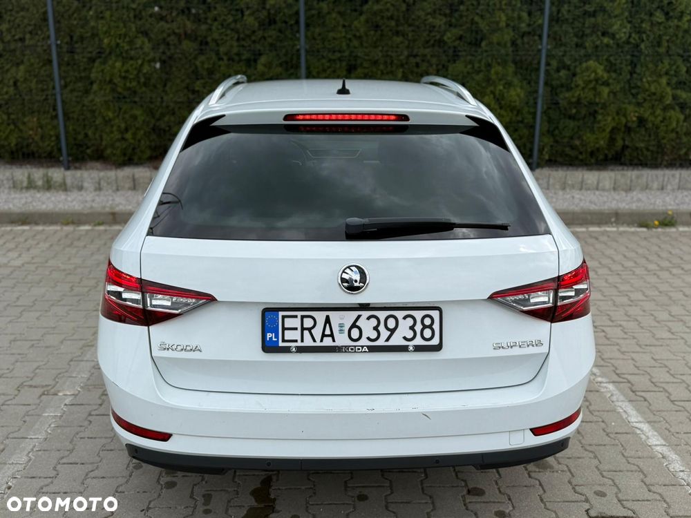 Skoda Superb 2.0 TDI DSG Style - 8