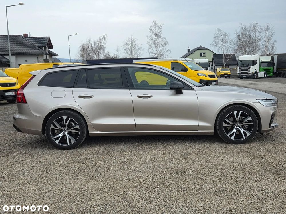 Volvo V60 B4 B DKG Ultra Dark - 9