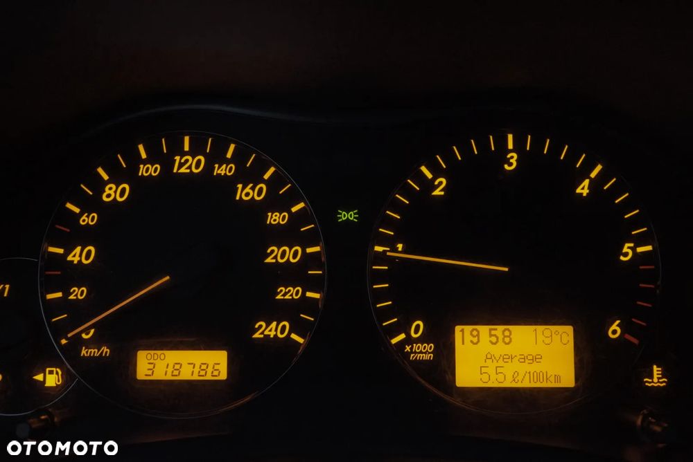 Toyota Avensis 2.0 D-4D Sol Premium - 15