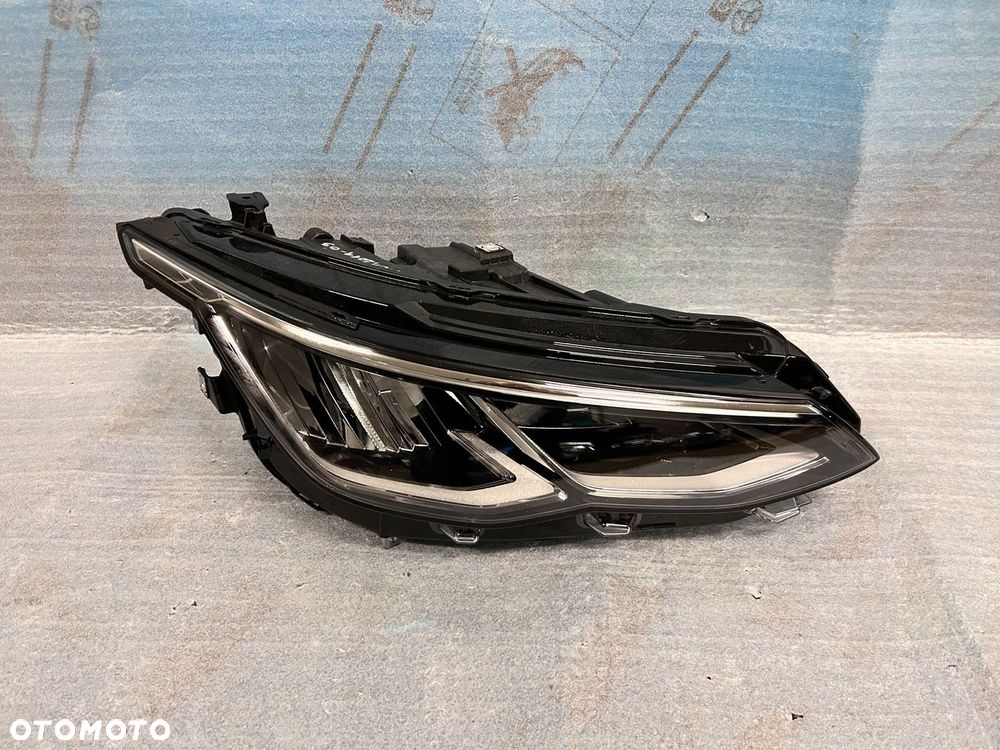 REFLEKTOR PRAWY VW GOLF VIII FULL LED Kompletny - 1