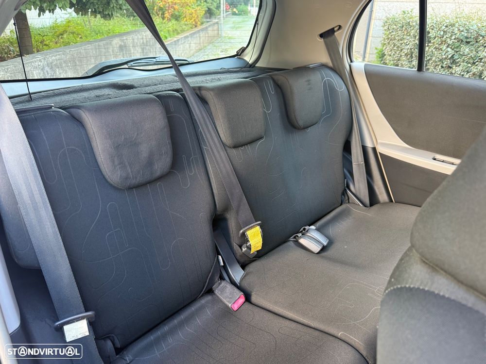 Toyota Yaris 1.0 VVT-i AC Manual+VSC - 8