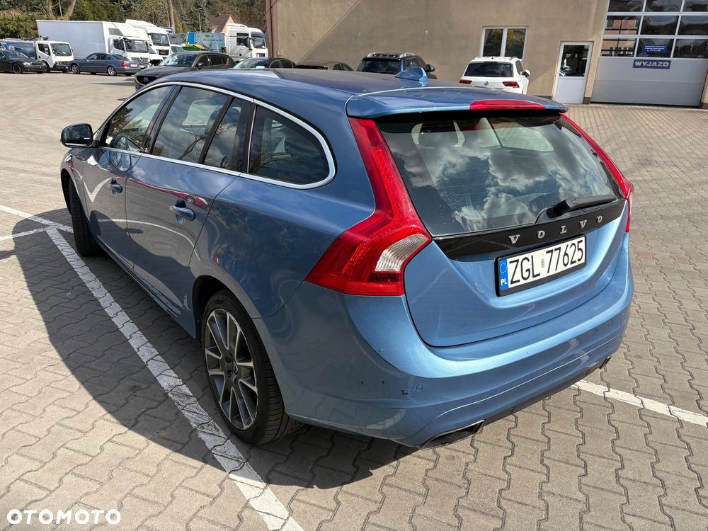 Volvo V60 D4 Drive-E Momentum - 10