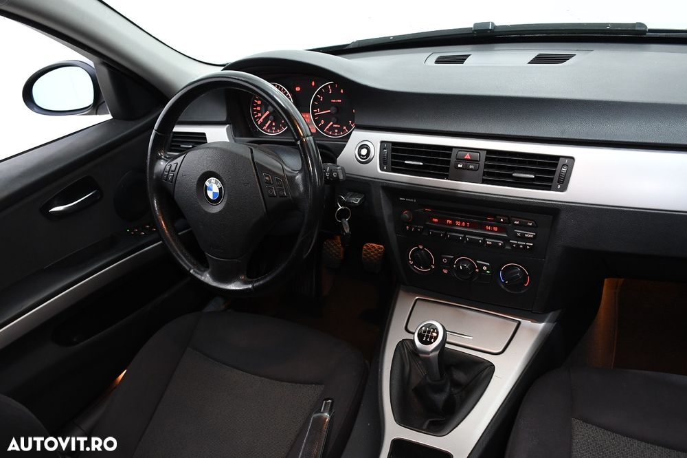 BMW Seria 3 318i - 7