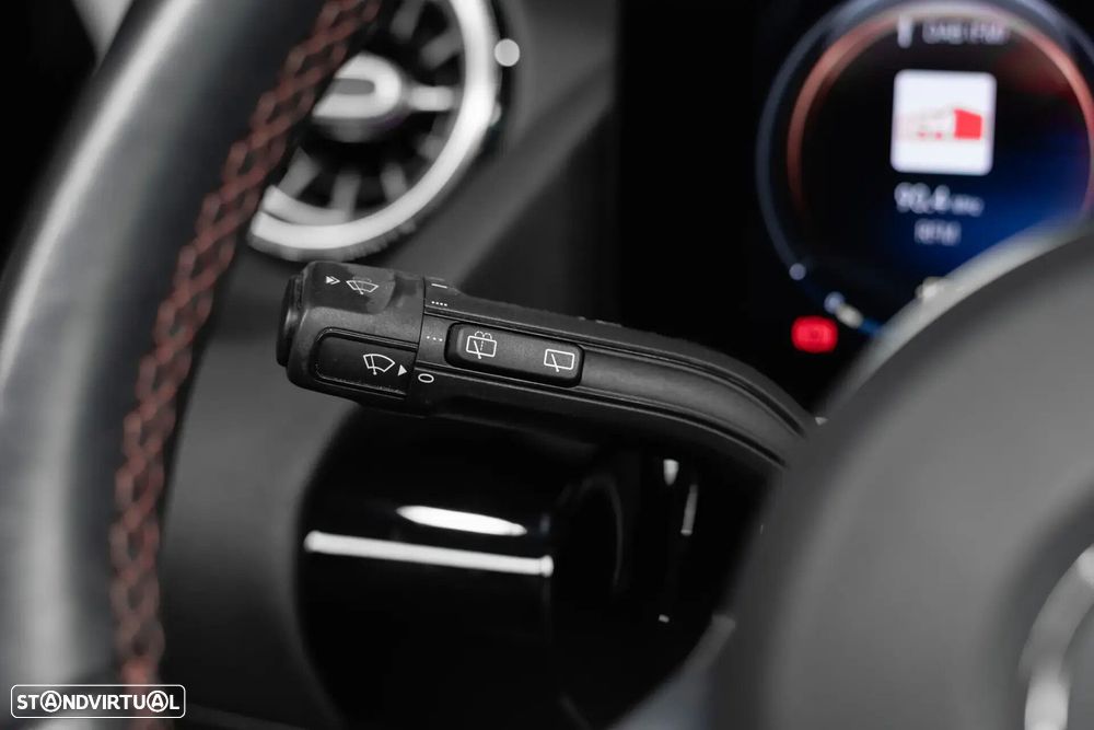 Mercedes-Benz GLA 250 e 8G-DCT AMG Line - 10