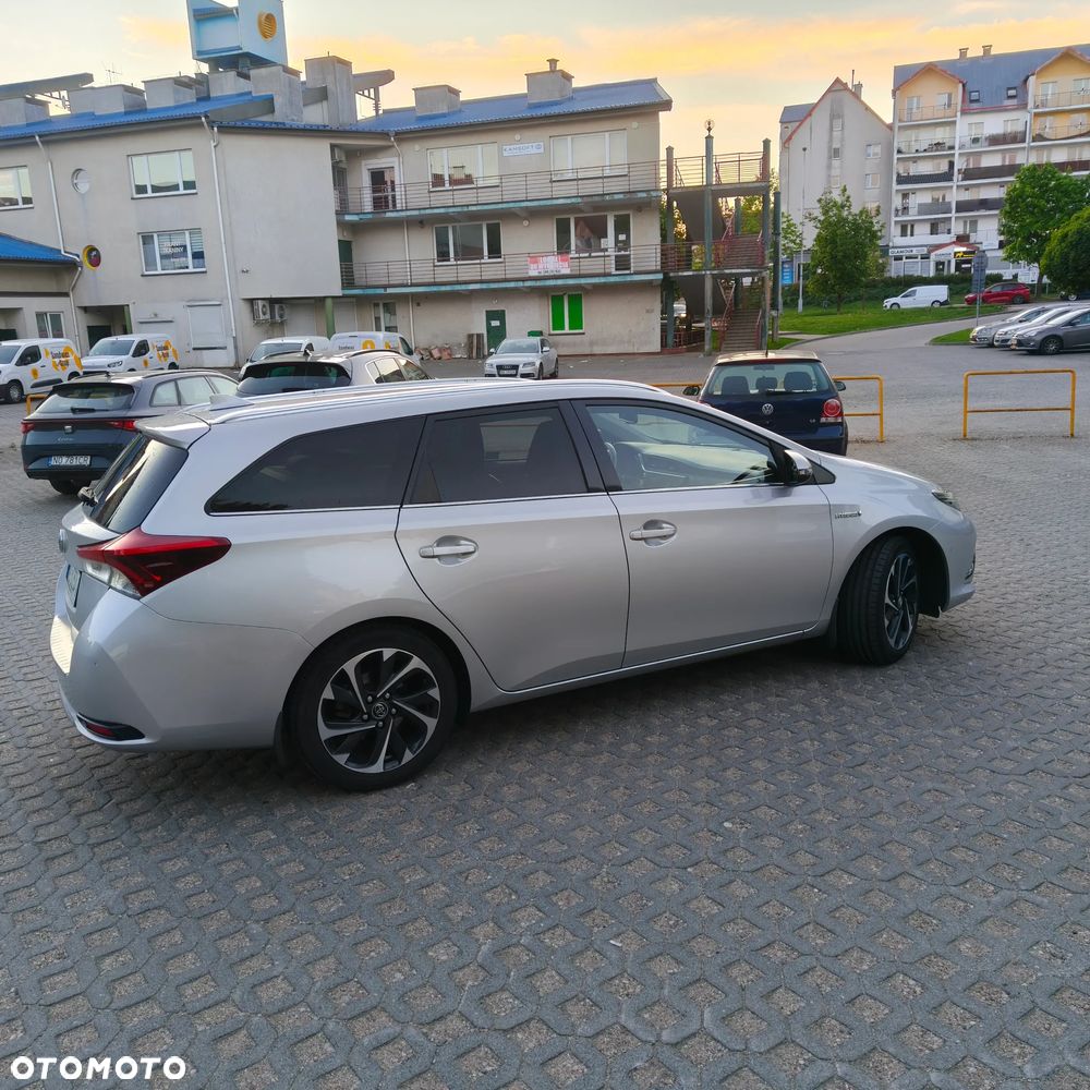 Toyota Auris Hybrid 135 Prestige - 32