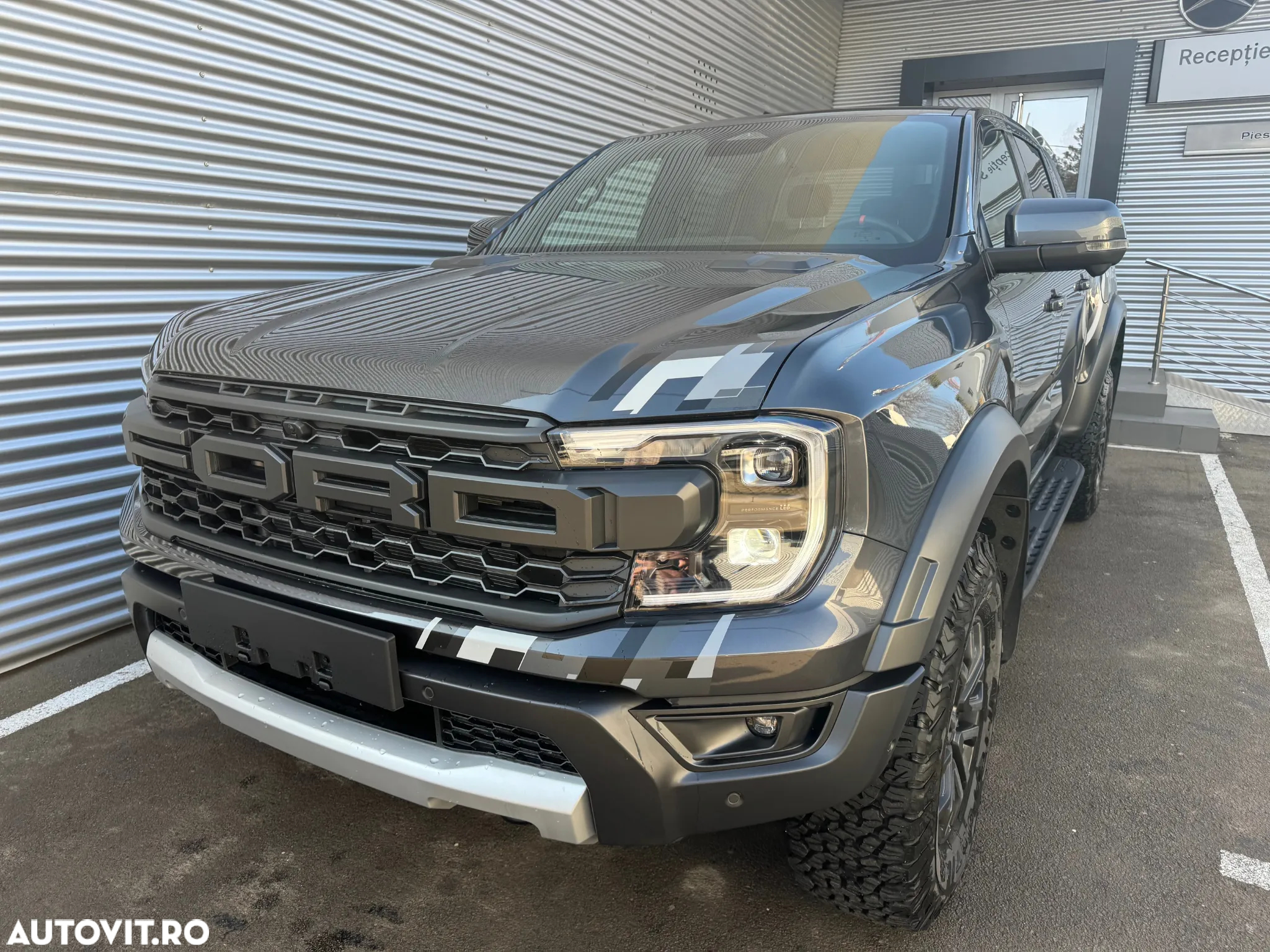 Ford Raptor - 13