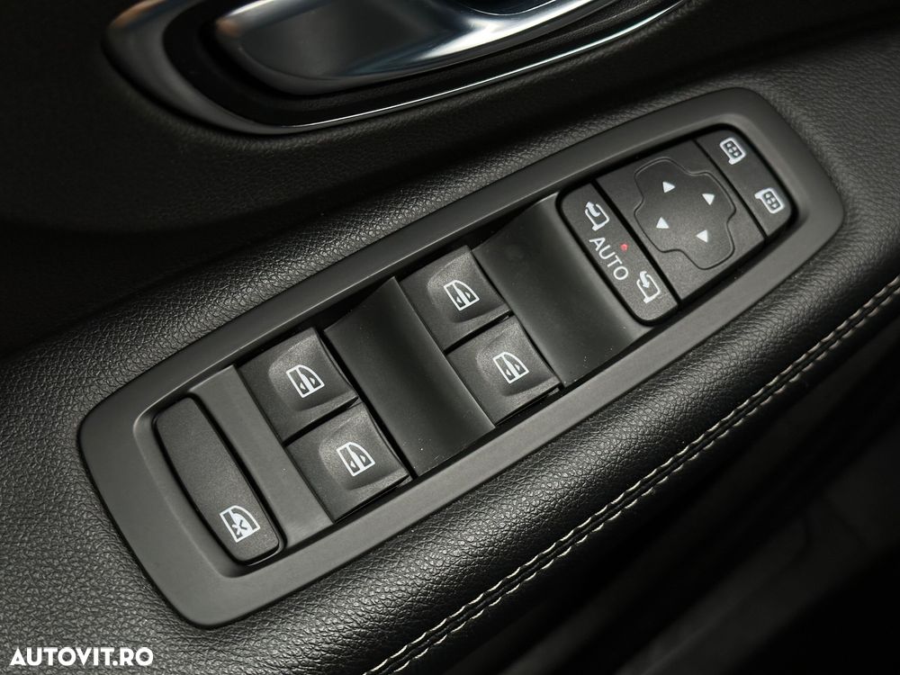 Renault Scenic BLUE dCi 120 EDC BUSINESS EDITION - 29