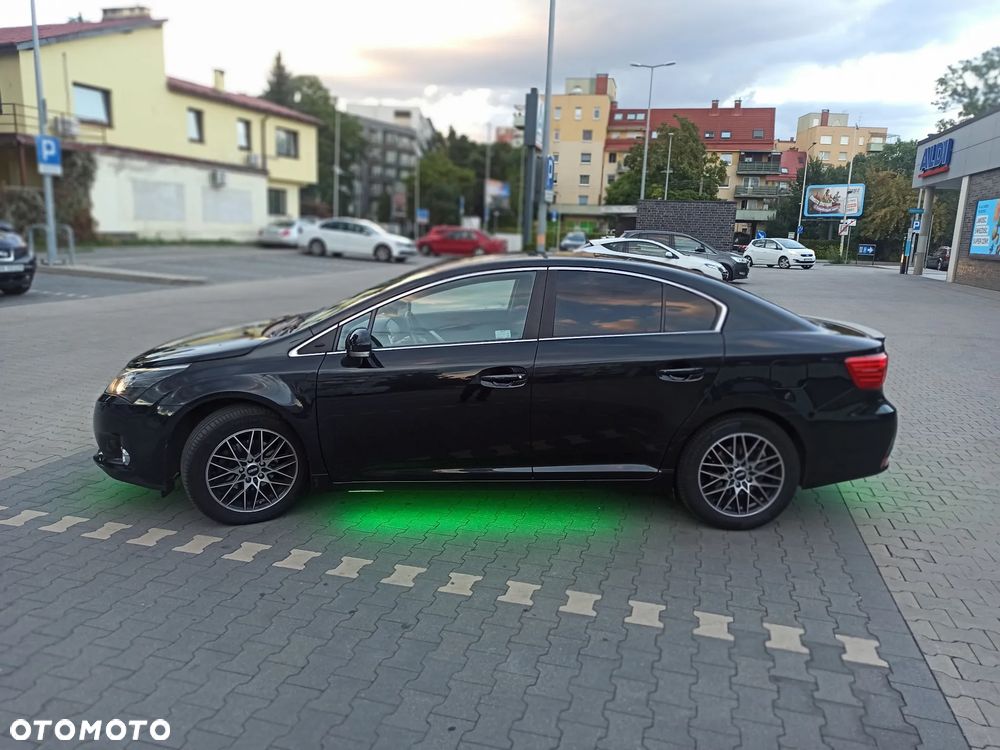 Toyota Avensis 1.8 Active - 22