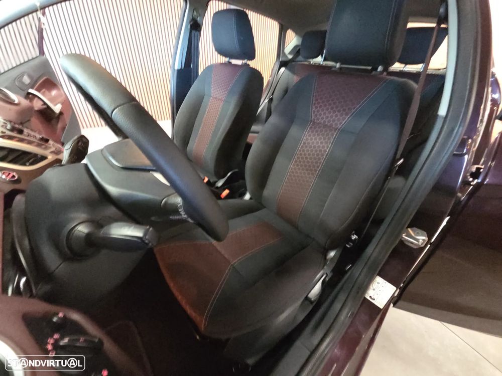 Ford Fiesta 1.6 TDCI Titanium - 25