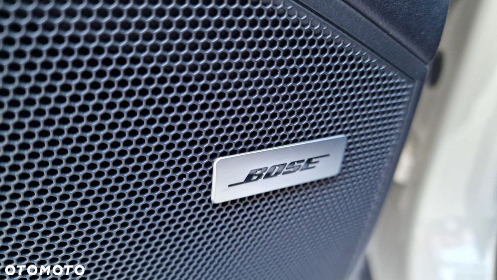 Porsche Cayenne - 23