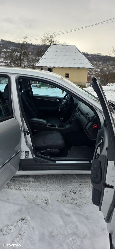 Mercedes-Benz C - 12