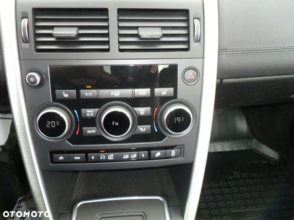 Land Rover Discovery Sport 2.0 TD4 HSE Luxury - 28