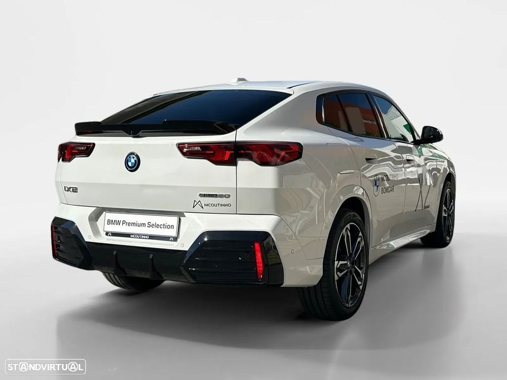 BMW iX2 eDrive20 - 6