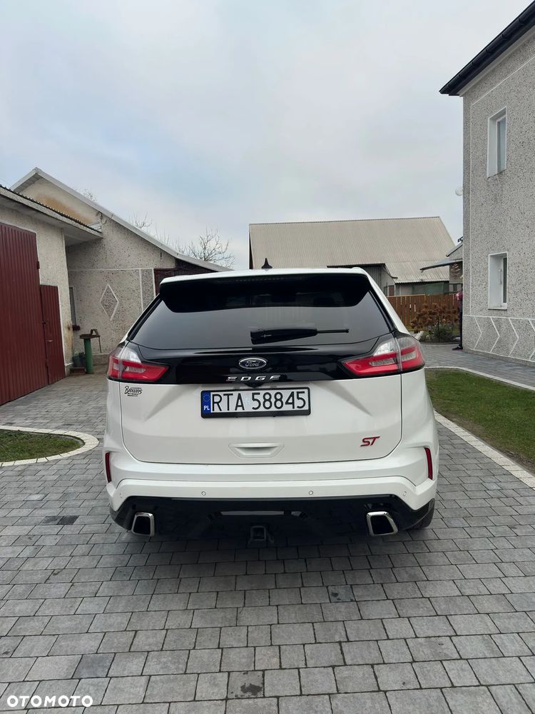 Ford Edge - 8