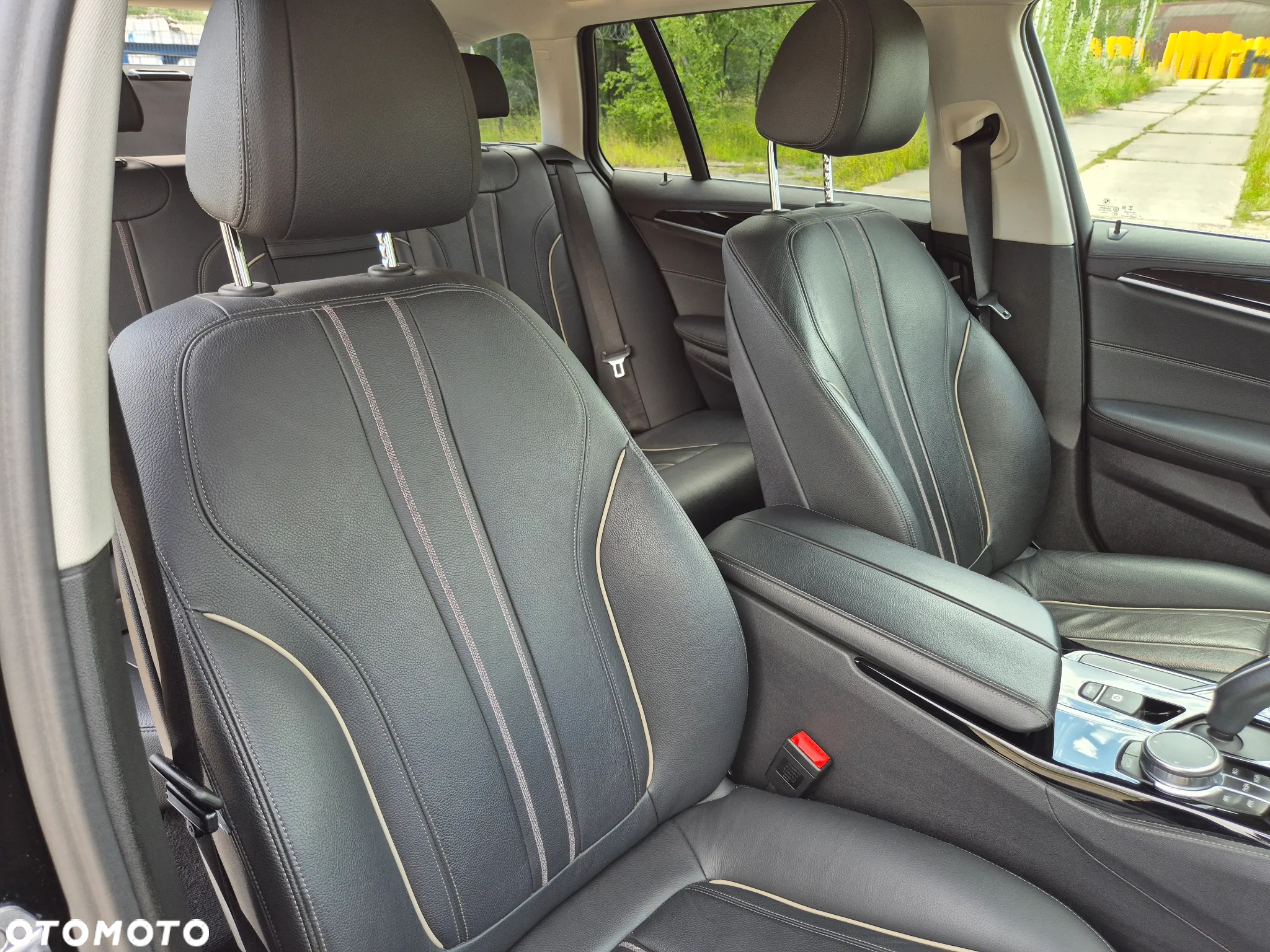BMW Seria 5 530d xDrive Luxury Line - 28