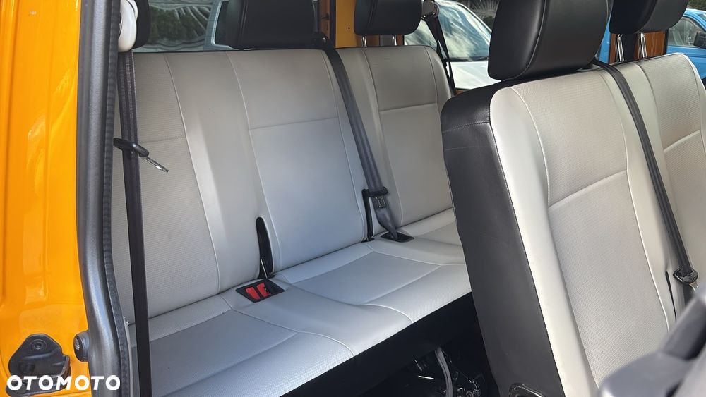 Volkswagen Transporter - 25