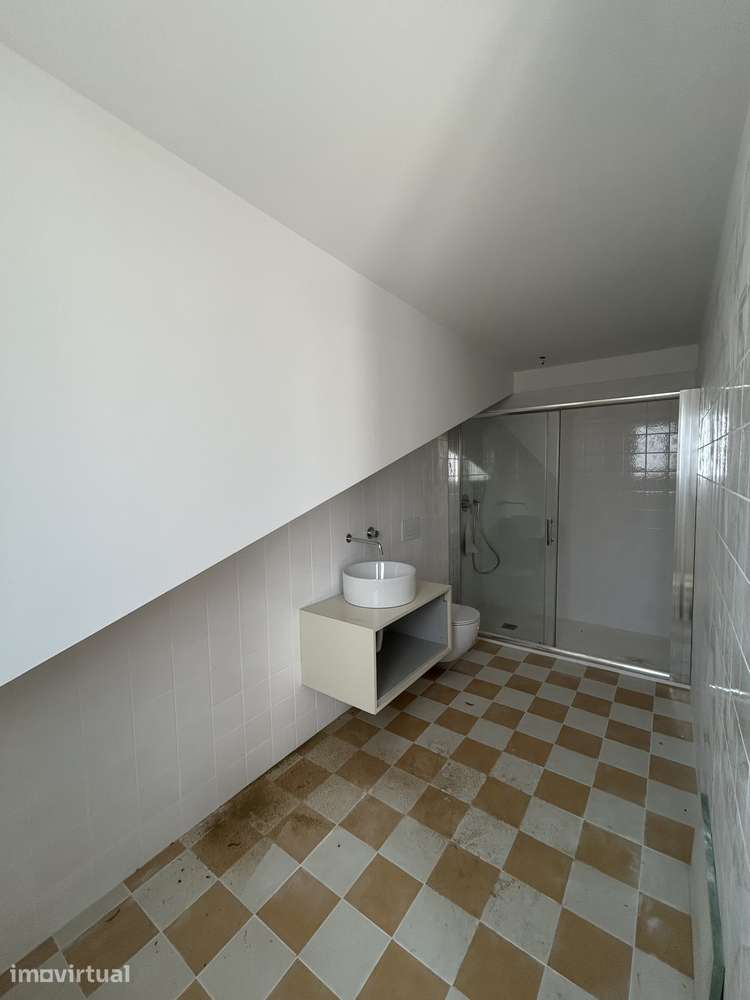 VENDE-SE T2 DUPLEX NOVO, COM TERRAÇO E SUÍTE, NO CENTRO DE BRAGA! - Grande imagem: 4/22