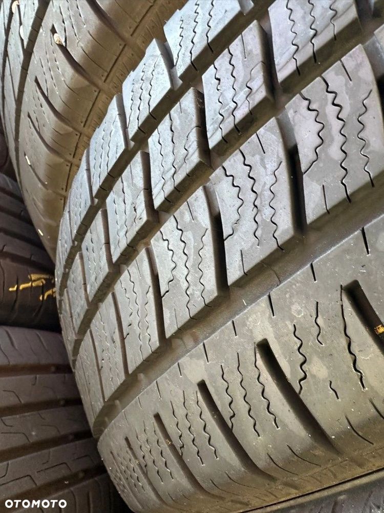 215/60/17C Goodyear CargoVector 2_7,5mm_4szt_(649) - 7