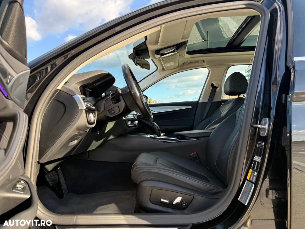 BMW Seria 5 530e xDrive Touring Aut. Luxury Line - 19