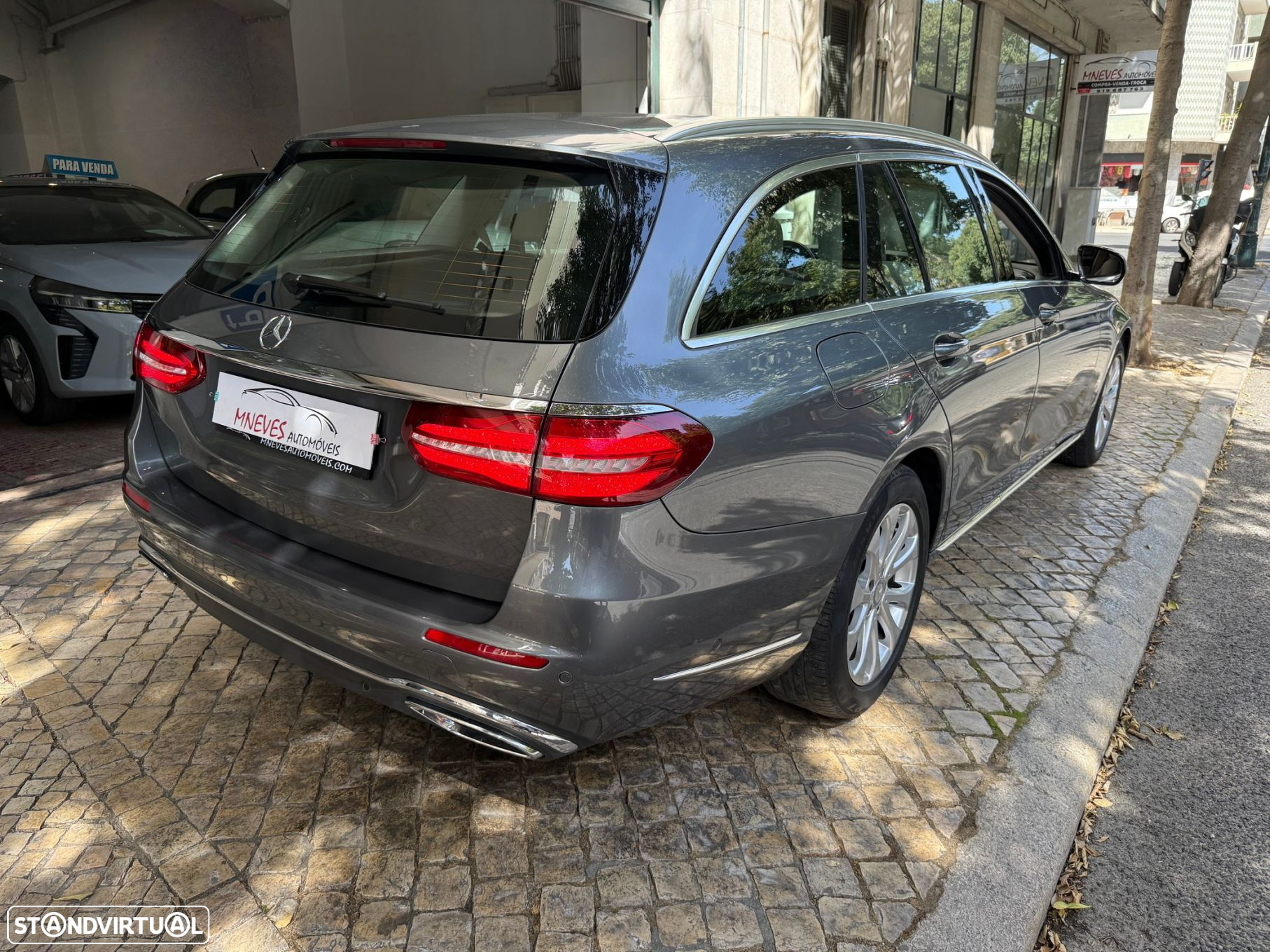 Mercedes-Benz E 220 d Exclusive - 4