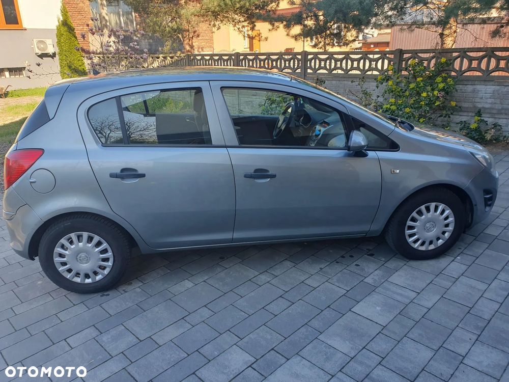 Opel Corsa 1.2 16V Essentia - 4