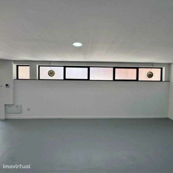 Armazém no centro de Braga - Grande imagem: 4/9