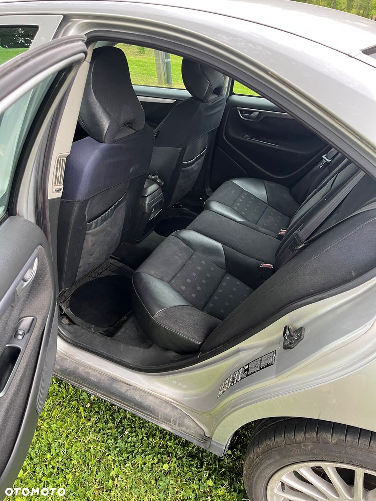 Volvo S60 2.4 D5 - 6