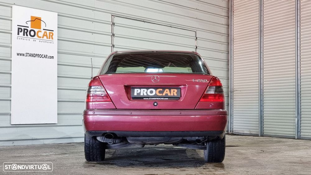 Mercedes-Benz C 250 D Elegance - 23