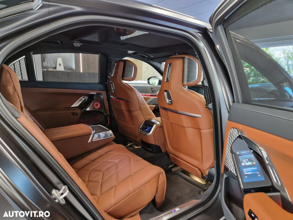 BMW Seria 7 740d xDrive MHEV - 12