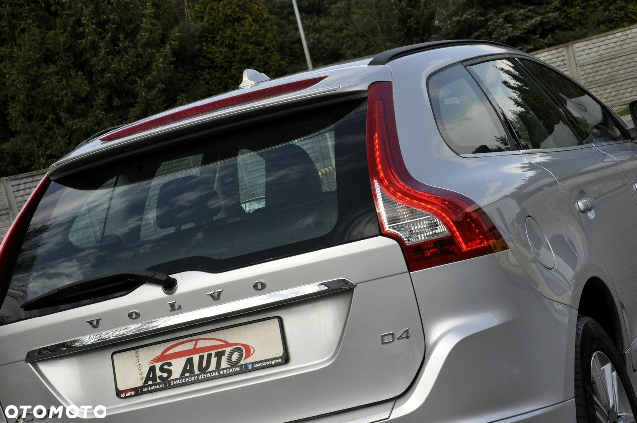 Volvo XC 60 D4 Momentum - 32