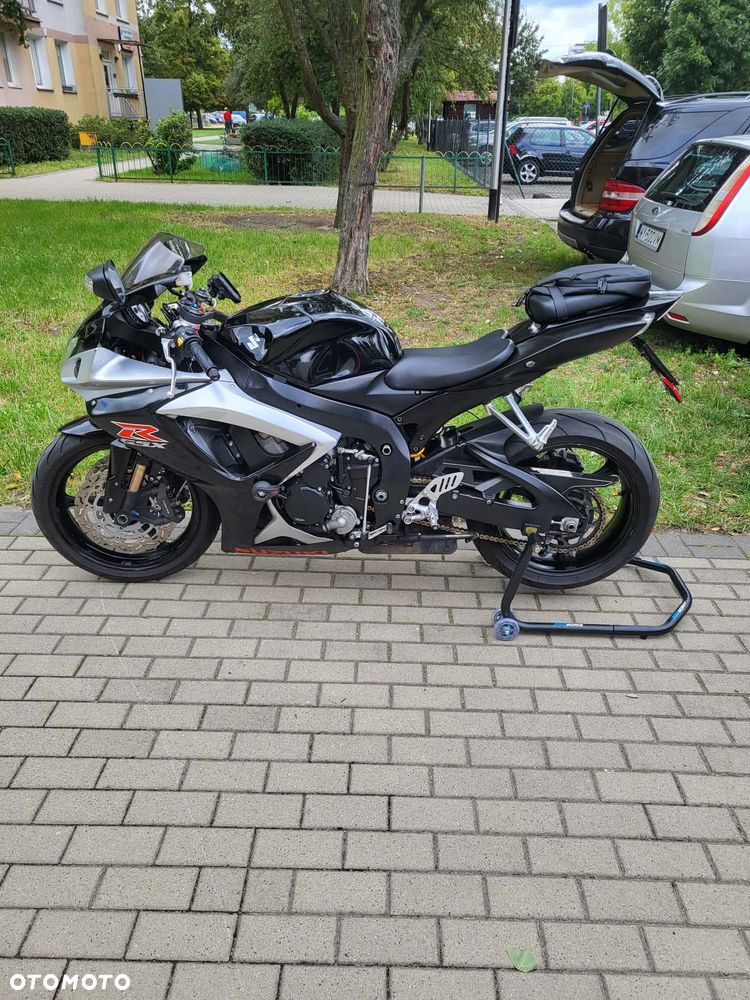 Suzuki GSX-R - 1