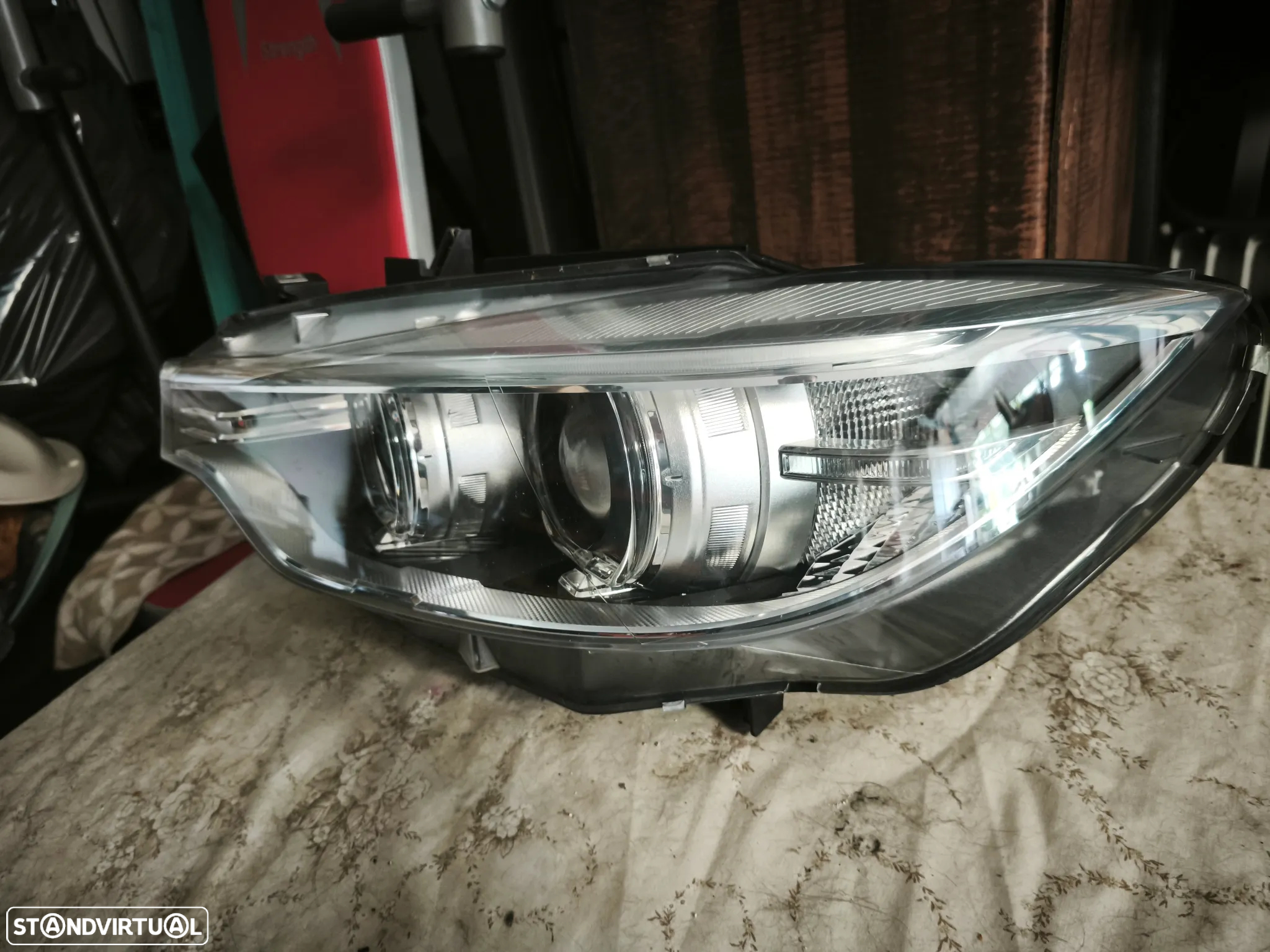 Farol esquerdo bi-xenon BMW F32 f33 - 2