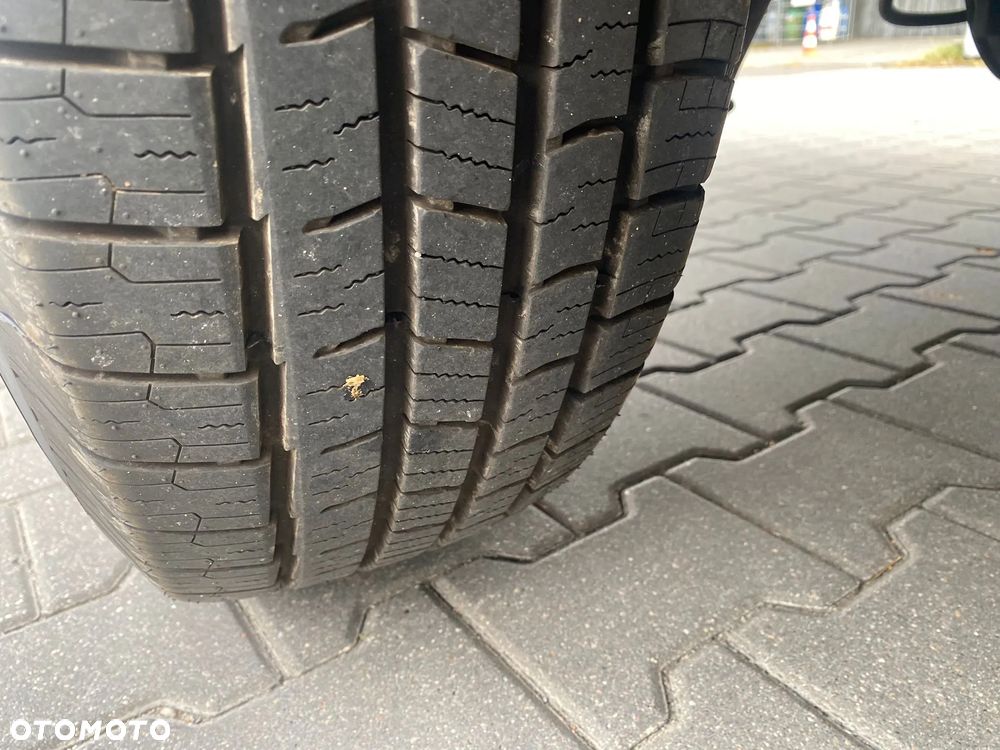 Mercedes-Benz Sprinter 319 - 12