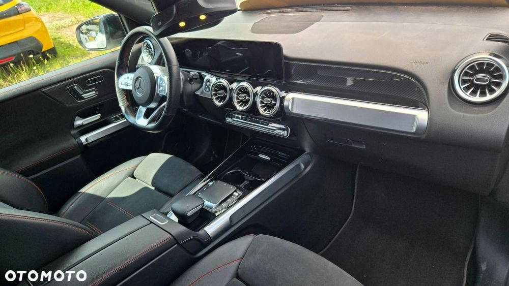 Mercedes-Benz GLB - 23