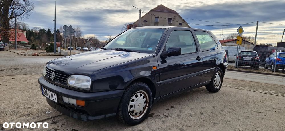 Volkswagen Golf 1.8 GL - 1