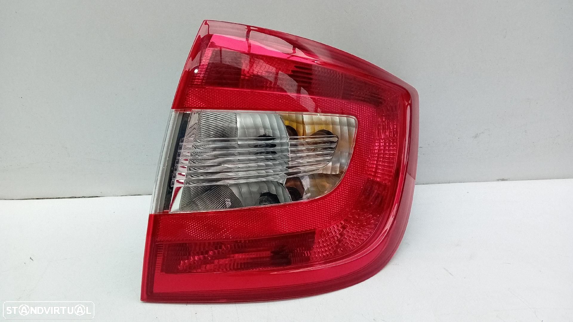 Farolim direito SKODA Rapid Liftback (NH3) - 1