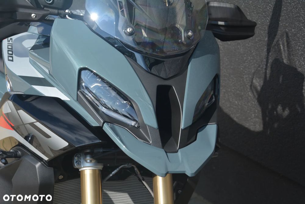 BMW XR - 8