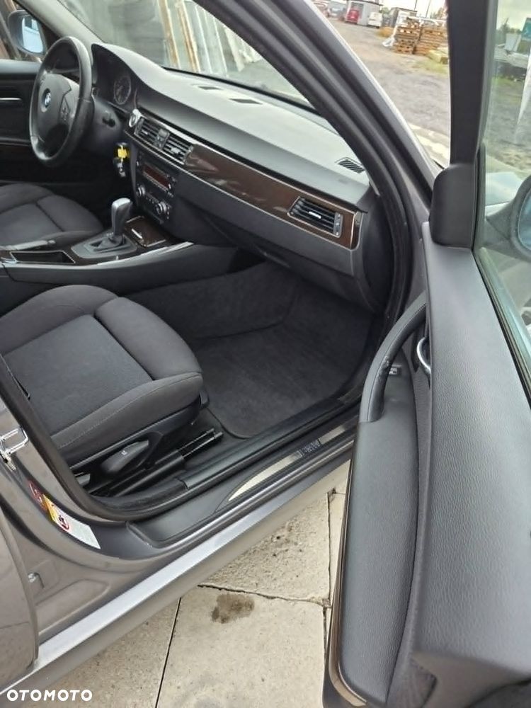 BMW Seria 3 320i - 22